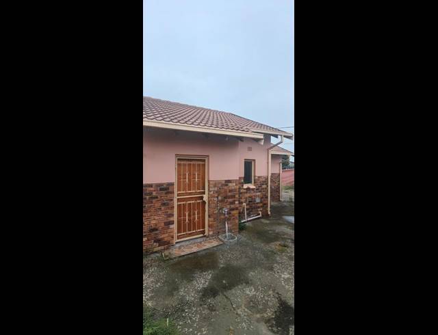 2 BEDROOM HOUSE FOR SALE IN BOITEKONG EXT 3